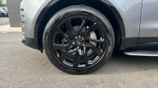 Land Rover Discovery 3.0 D300 Dynamic SE 5dr Auto Diesel Station Wagon